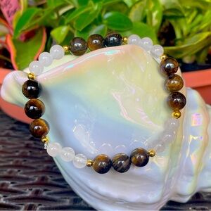 ✔️✔️Genuine White Jade and Tigers Eye Bracelet